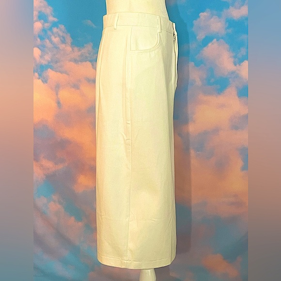 Stylish and Simple White Cotton Denim Midi Pencil Skirt (Small-Medium) - Picture 2 of 10